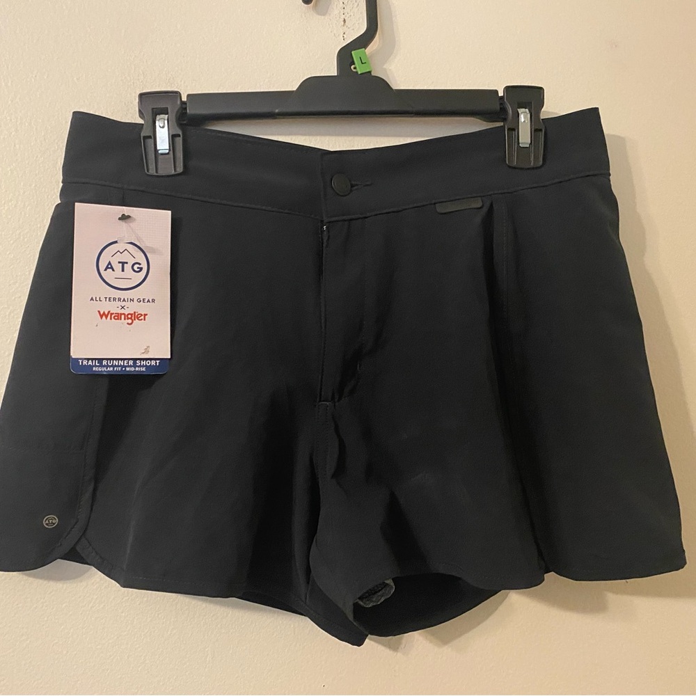 New NWT Womens Wrangler All Terrain Gear Black Shorts‎ Size 10